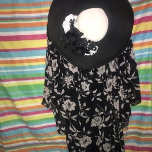 Women’s dress and hat bundle